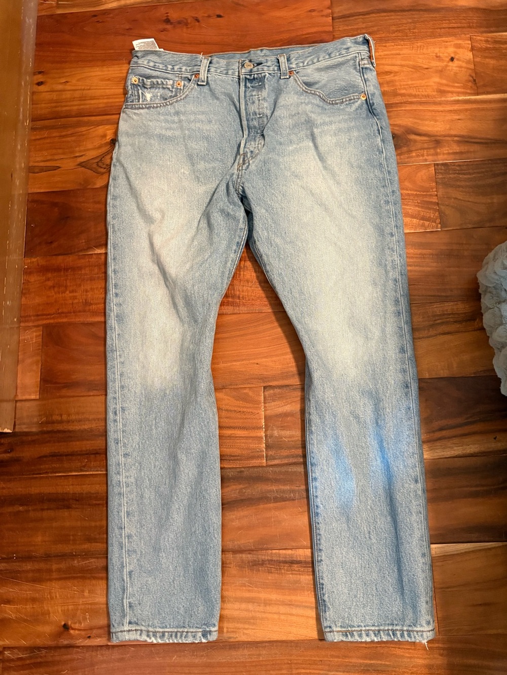 Levi’s 501 Original Jeans Women 32x28 Light Wash Button Fly Straight Leg (1293)